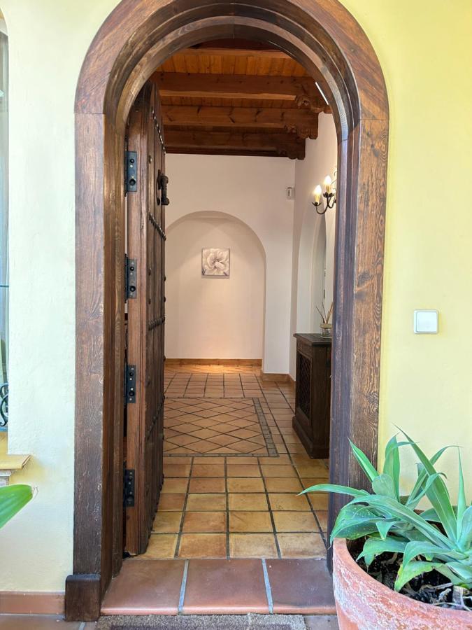 Villa Close To The Beach In マルベーリャ エクステリア 写真