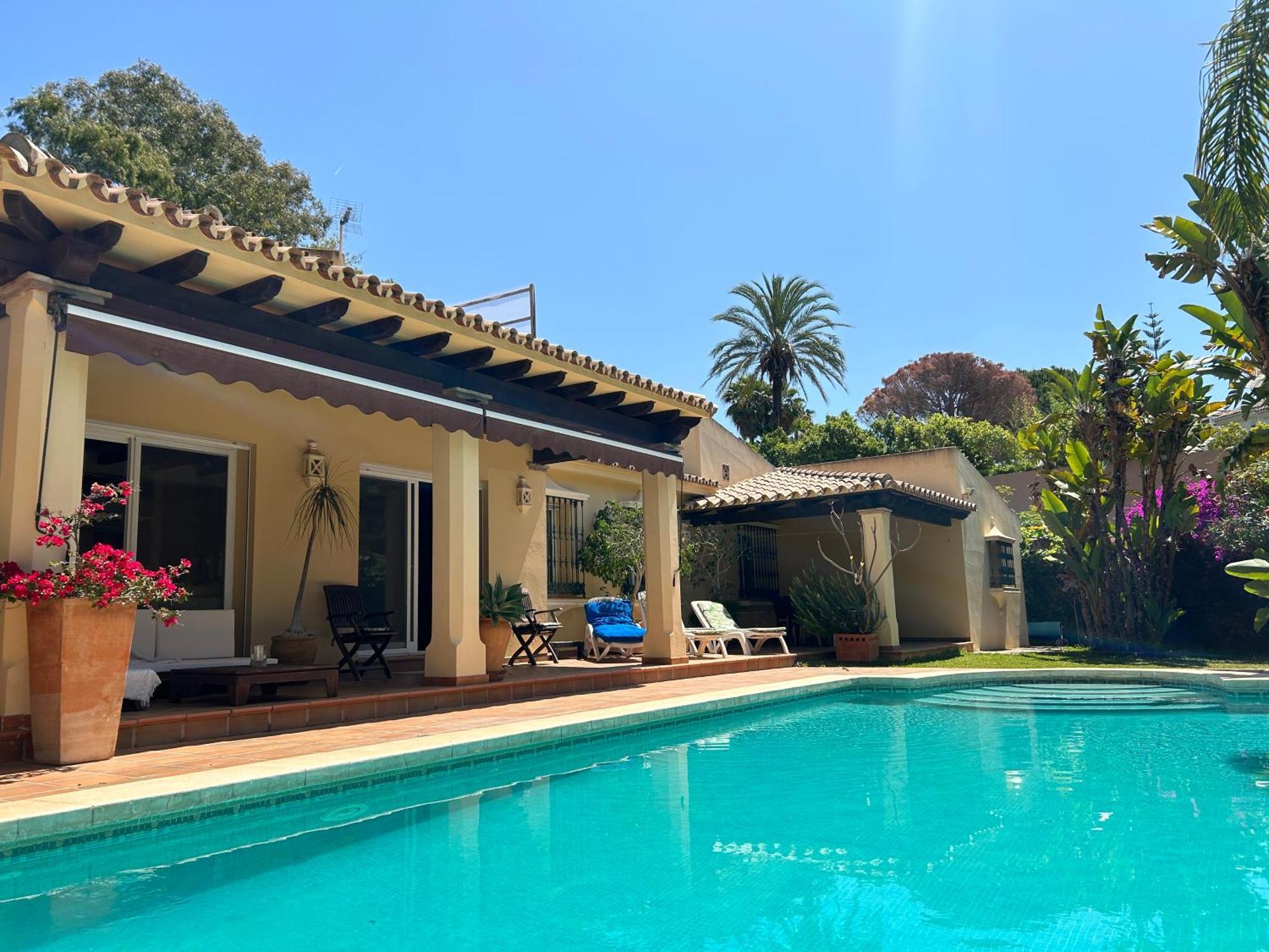 Villa Close To The Beach In マルベーリャ エクステリア 写真